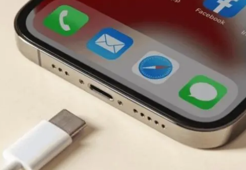 额尔古纳苹果15维修分享iPhone15改USB-C接口后能和安卓用户互借充电器吗 